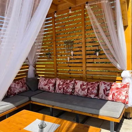 Semesterbostad Brvnare Madera Banja *